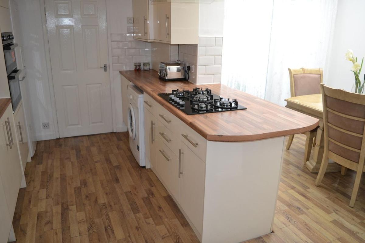 Modern 5-bedroom * Bristol