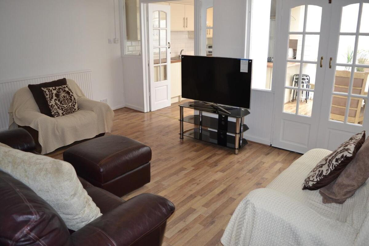 Сasa de vacaciones Modern 5-bedroom *