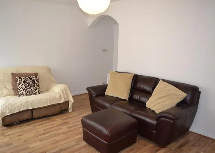 Modern 5-Bedroom Home