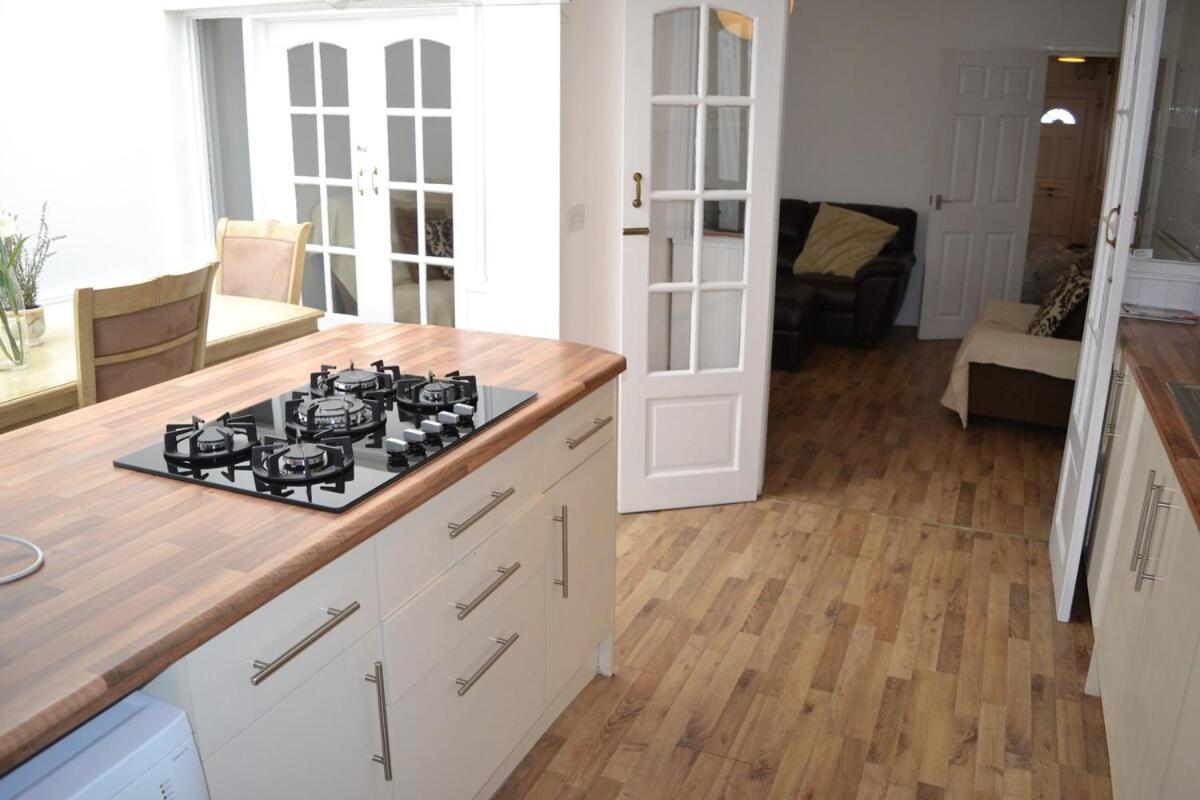 Modern 5-bedroom * Bristol