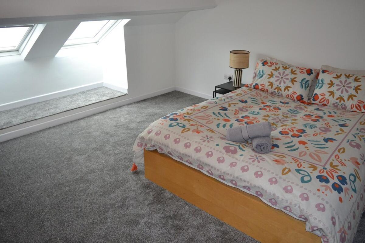 Modern 5-bedroom Hébergement de vacances *